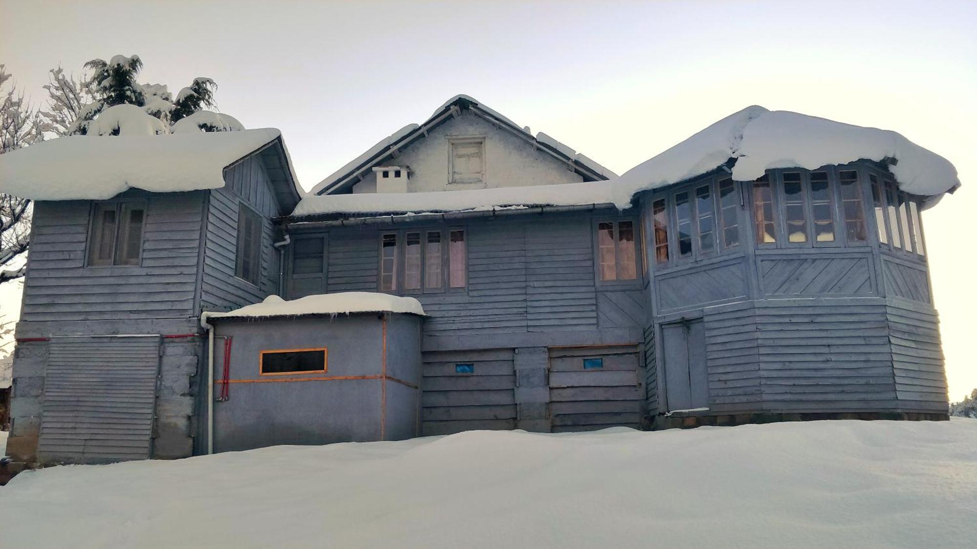 Black Bear Cottage Khajjiar Экстерьер фото